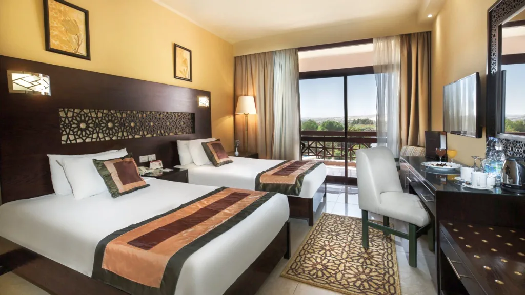 الفندق بيراميزا ايزيس ايلاند ريزورت - أسوان